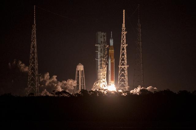NASA aretmis launch from nassa library